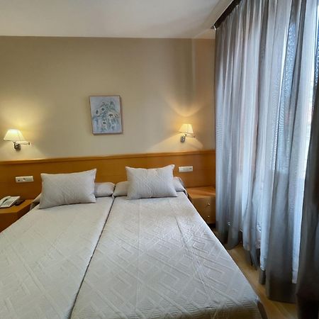 Hotel Castilla Caces Eksteriør billede