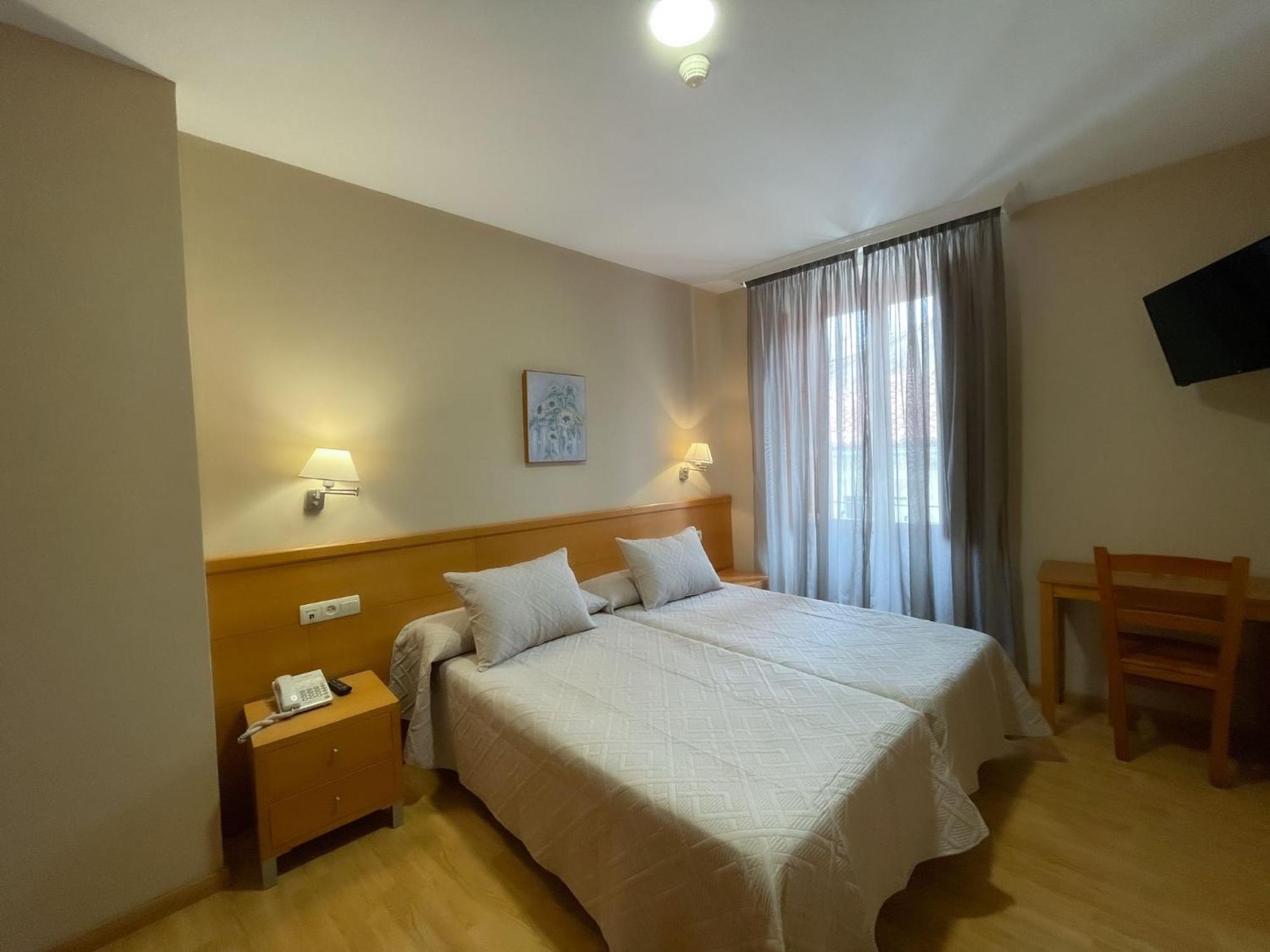 Hotel Castilla Caces Eksteriør billede