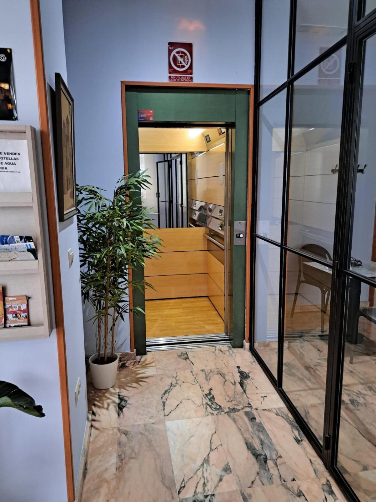 Hotel Castilla Caces Eksteriør billede