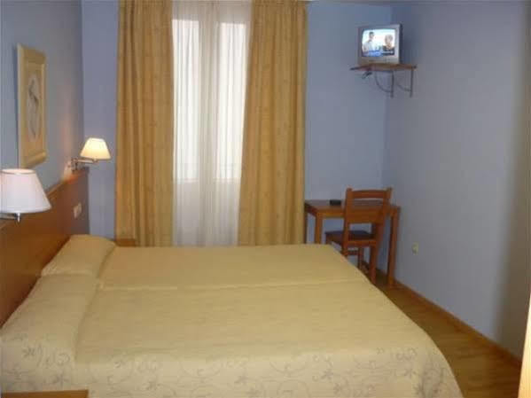 Hotel Castilla Caces Eksteriør billede