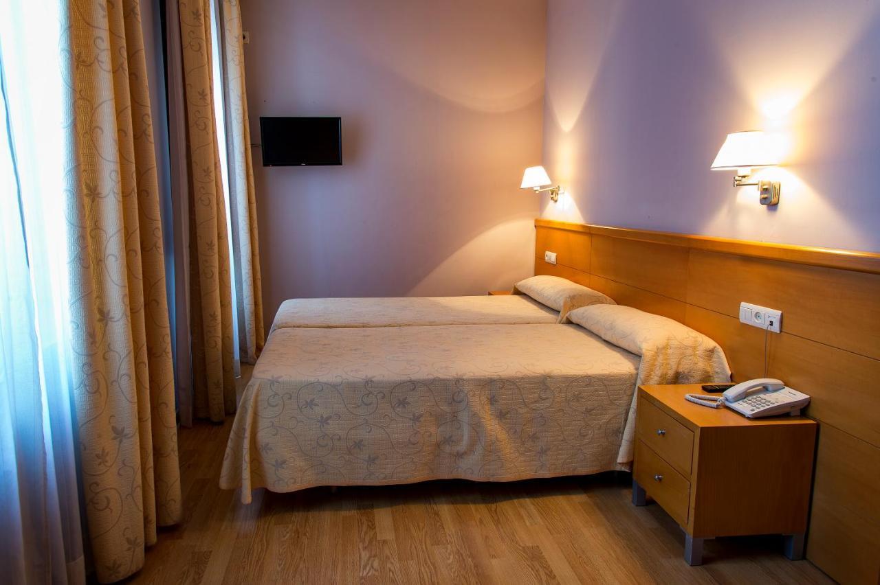 Hotel Castilla Caces Eksteriør billede